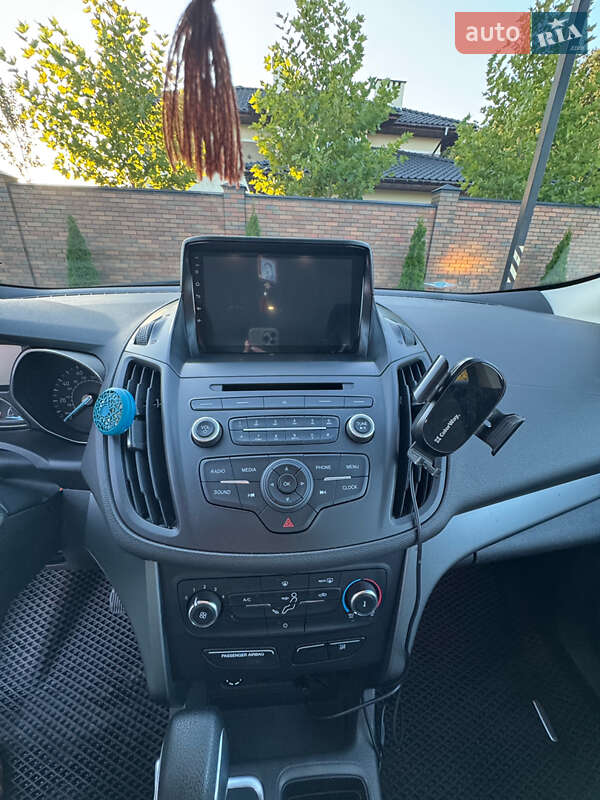 Внедорожник / Кроссовер Ford Escape 2016 в Виннице