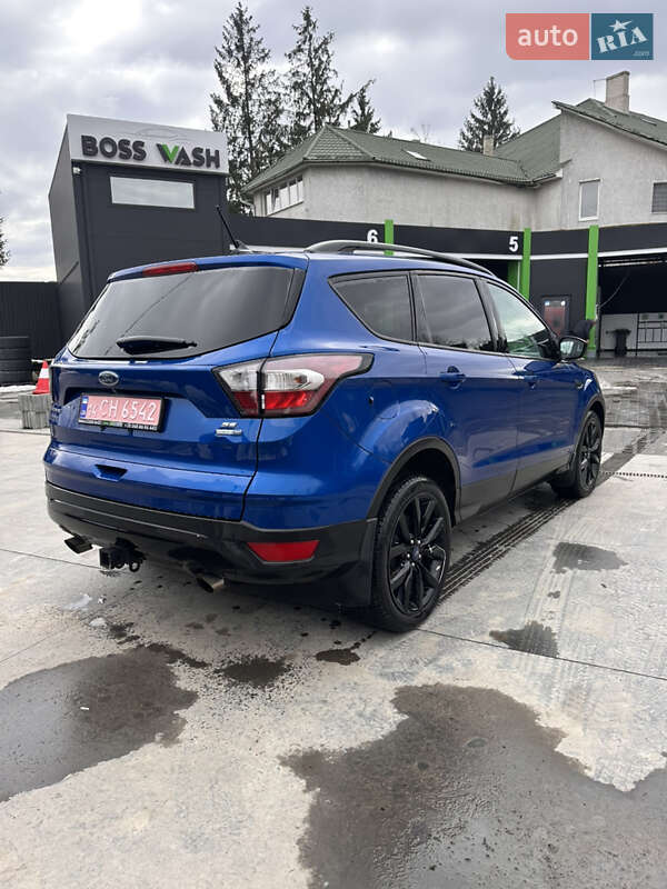 Внедорожник / Кроссовер Ford Escape 2017 в Черновцах