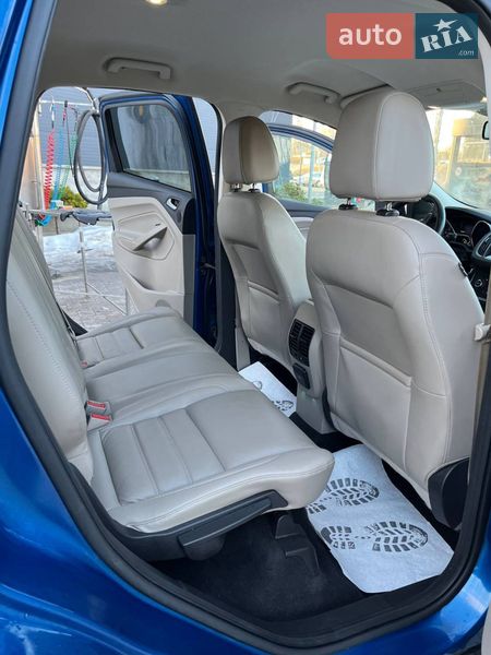 Внедорожник / Кроссовер Ford Escape 2017 в Львове