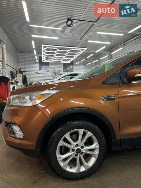 Позашляховик / Кросовер Ford Escape 2017 в Києві