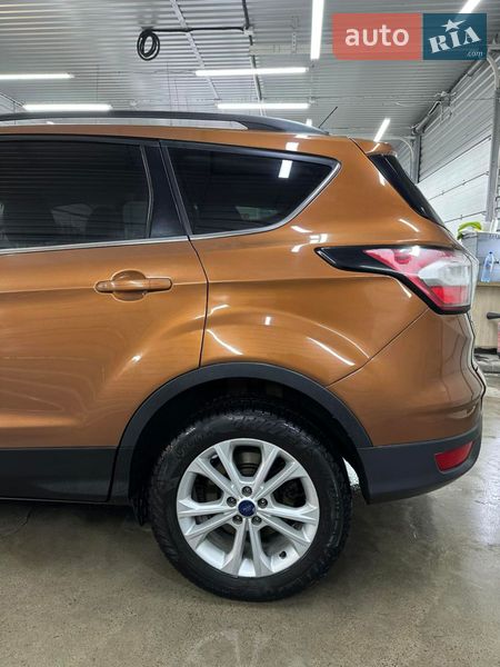 Позашляховик / Кросовер Ford Escape 2017 в Києві