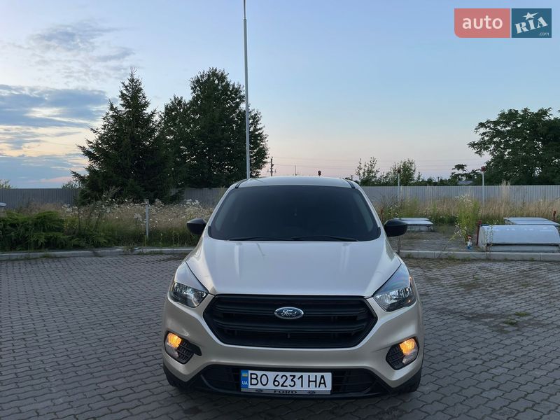 Внедорожник / Кроссовер Ford Escape 2017 в Подгайцах