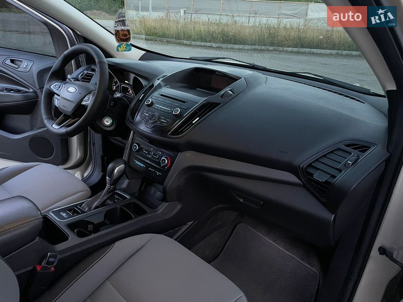 Внедорожник / Кроссовер Ford Escape 2017 в Подгайцах