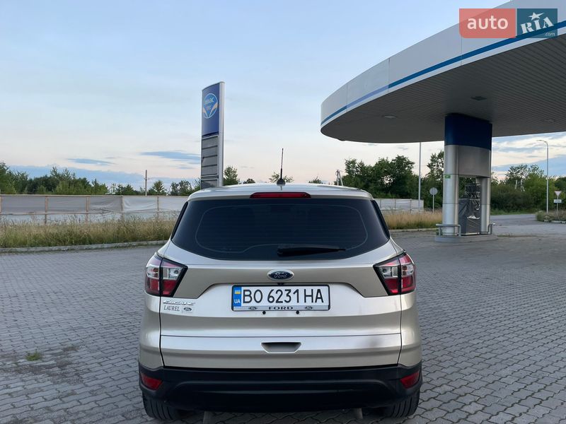 Внедорожник / Кроссовер Ford Escape 2017 в Подгайцах