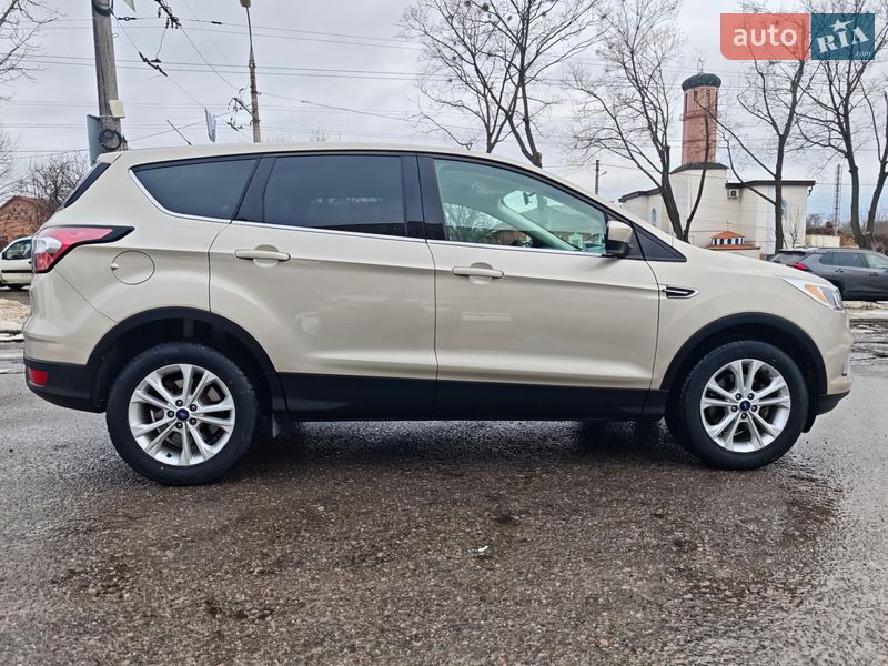 Внедорожник / Кроссовер Ford Escape 2017 в Сумах