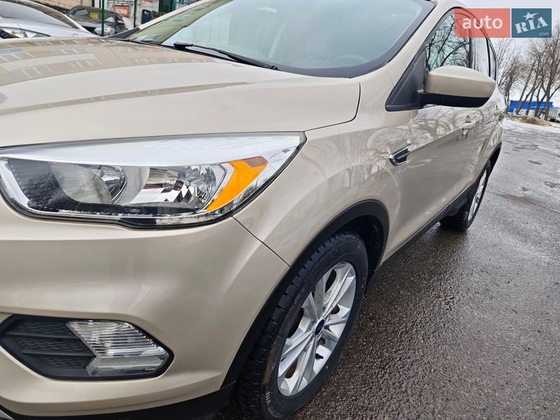 Внедорожник / Кроссовер Ford Escape 2017 в Сумах