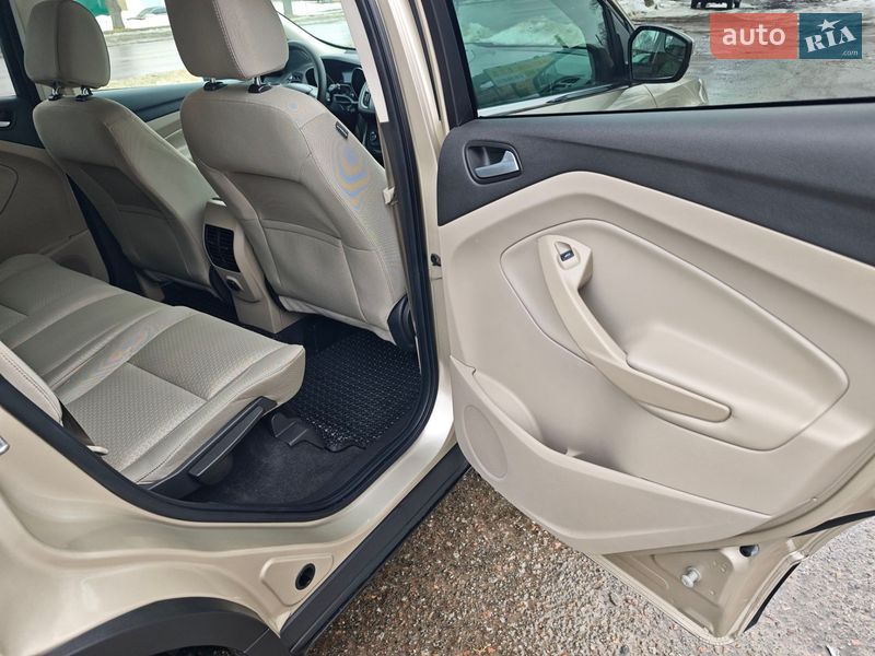 Внедорожник / Кроссовер Ford Escape 2017 в Сумах