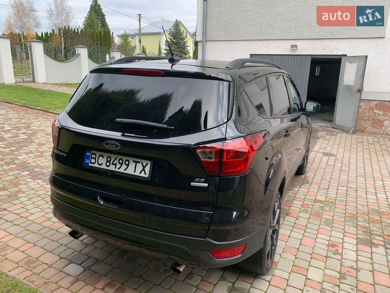 Позашляховик / Кросовер Ford Escape 2019 в Дрогобичі