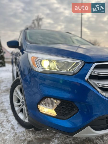 Позашляховик / Кросовер Ford Escape 2018 в Білогородці