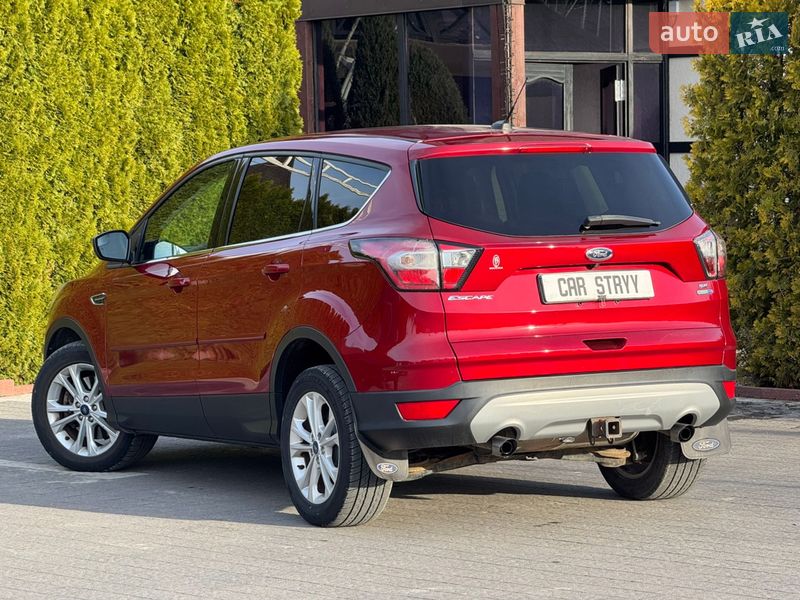 Внедорожник / Кроссовер Ford Escape 2016 в Стрые