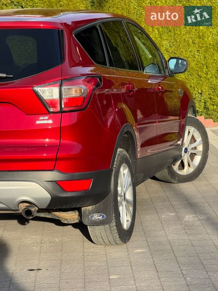 Внедорожник / Кроссовер Ford Escape 2016 в Стрые