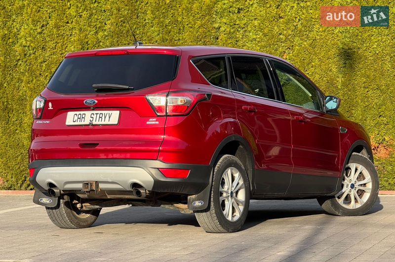 Внедорожник / Кроссовер Ford Escape 2016 в Стрые