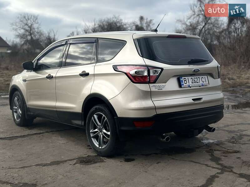 Внедорожник / Кроссовер Ford Escape 2017 в Кременчуге