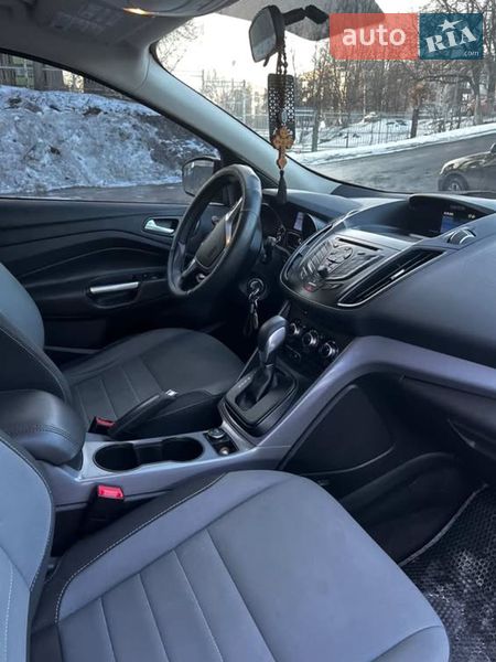 Внедорожник / Кроссовер Ford Escape 2015 в Монастырище
