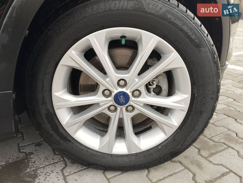 Внедорожник / Кроссовер Ford Escape 2017 в Дубно