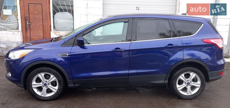 Внедорожник / Кроссовер Ford Escape 2015 в Ровно
