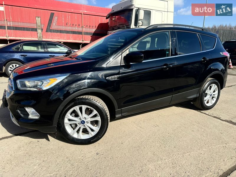 Внедорожник / Кроссовер Ford Escape 2017 в Львове