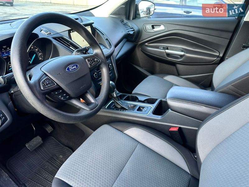 Внедорожник / Кроссовер Ford Escape 2017 в Львове