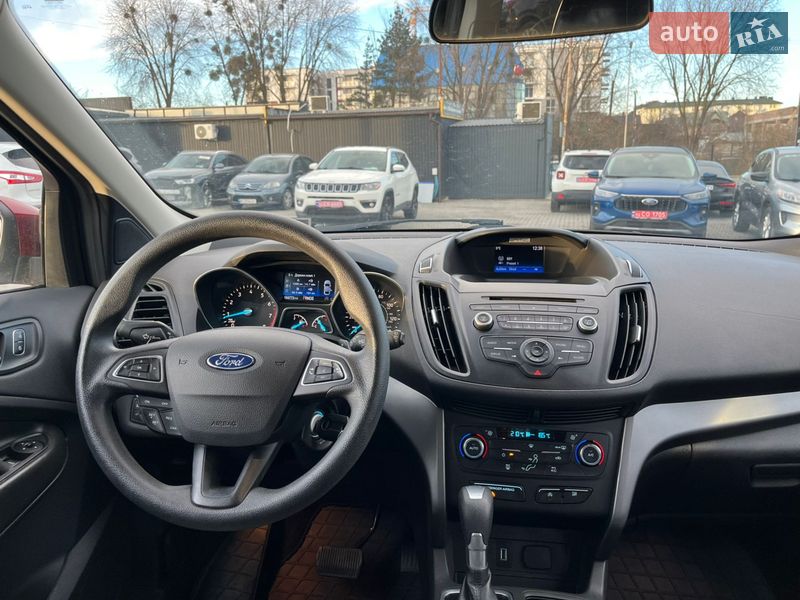 Внедорожник / Кроссовер Ford Escape 2017 в Львове