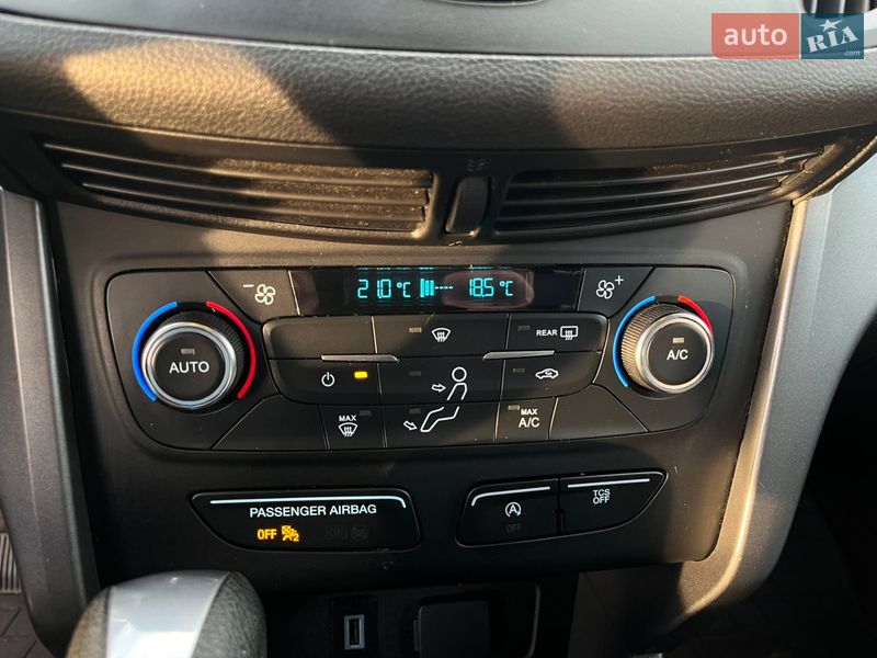 Внедорожник / Кроссовер Ford Escape 2017 в Львове