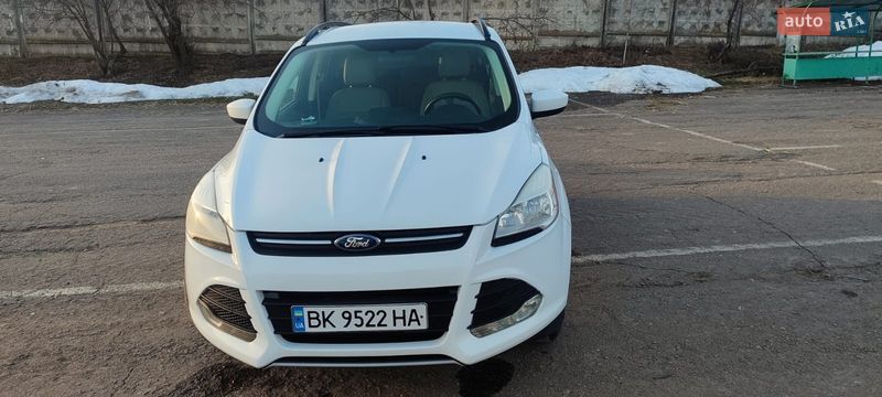Позашляховик / Кросовер Ford Escape 2015 в Рівному