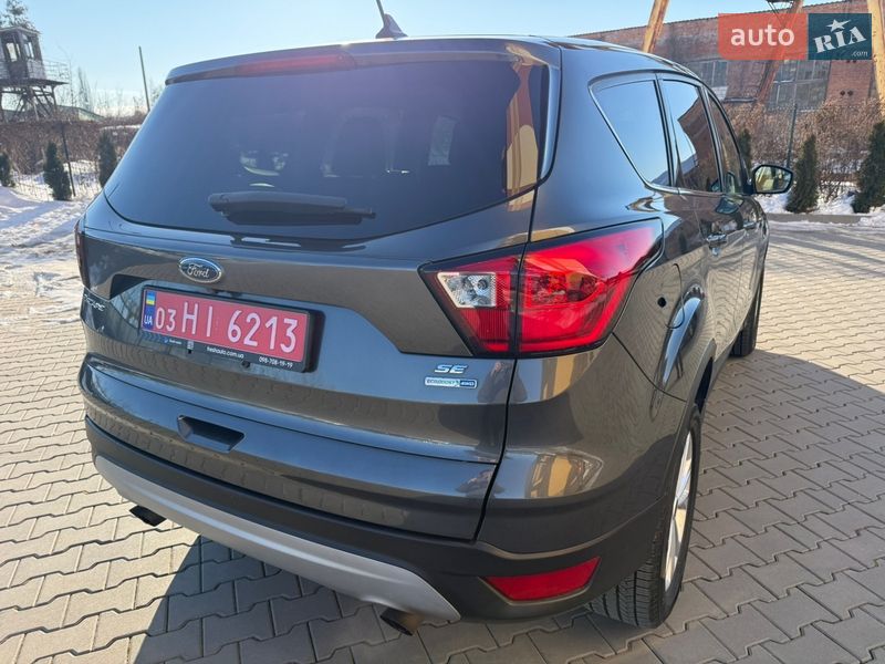 Позашляховик / Кросовер Ford Escape 2018 в Луцьку