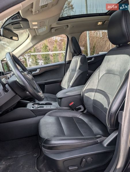 Позашляховик / Кросовер Ford Escape 2020 в Львові