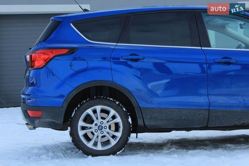 Внедорожник / Кроссовер Ford Escape 2018 в Виннице
