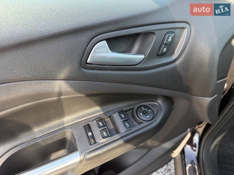 Внедорожник / Кроссовер Ford Escape 2012 в Стрые