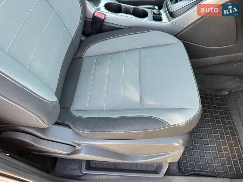 Внедорожник / Кроссовер Ford Escape 2012 в Стрые