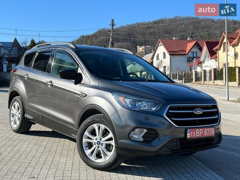 Внедорожник / Кроссовер Ford Escape 2018 в Львове