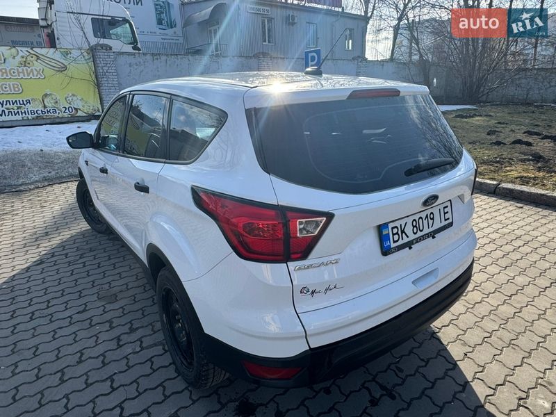 Внедорожник / Кроссовер Ford Escape 2019 в Ровно
