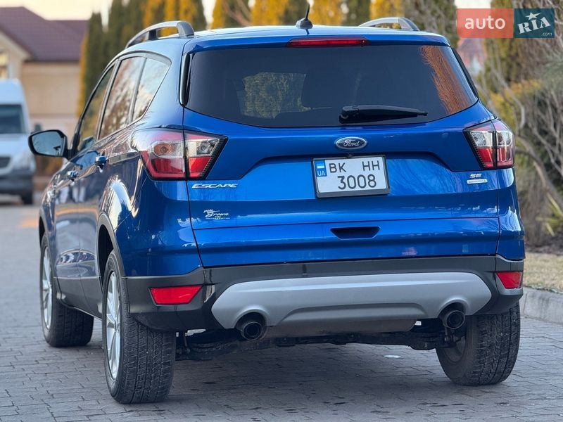 Внедорожник / Кроссовер Ford Escape 2016 в Сарнах