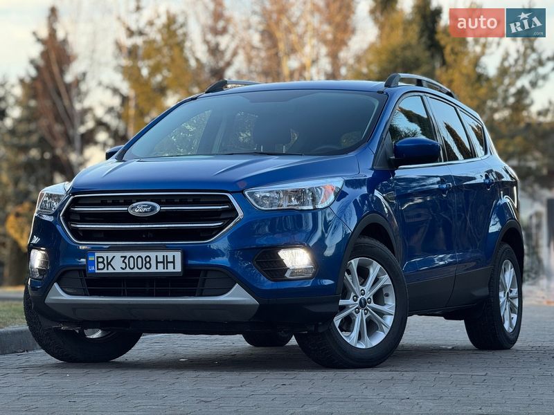 Внедорожник / Кроссовер Ford Escape 2016 в Сарнах