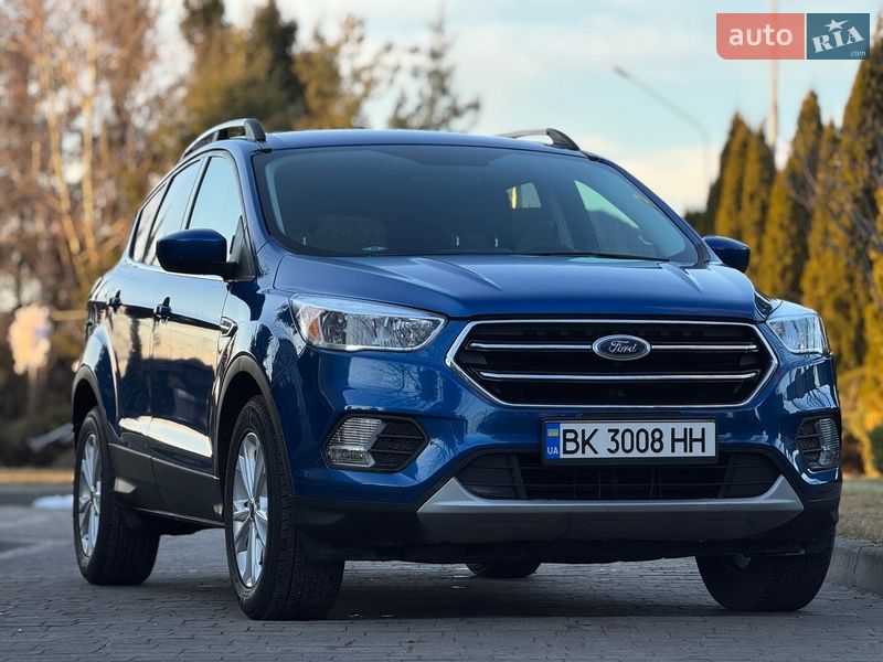 Внедорожник / Кроссовер Ford Escape 2016 в Сарнах
