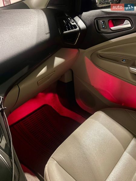 Внедорожник / Кроссовер Ford Escape 2014 в Киеве