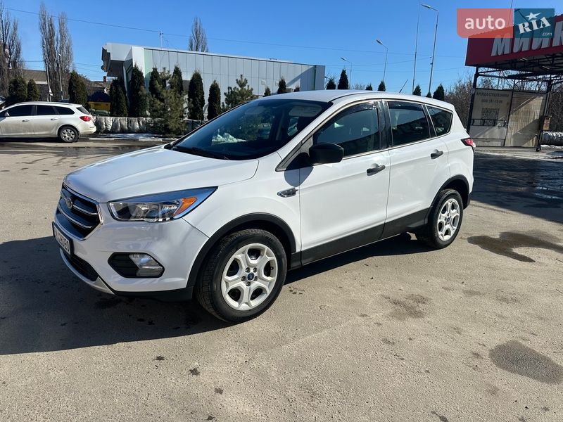Внедорожник / Кроссовер Ford Escape 2017 в Сумах