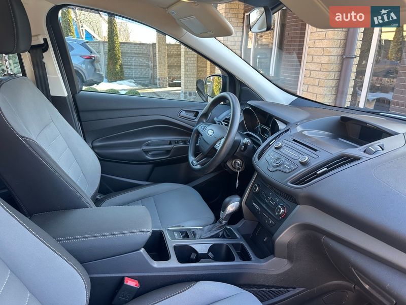 Внедорожник / Кроссовер Ford Escape 2017 в Сумах