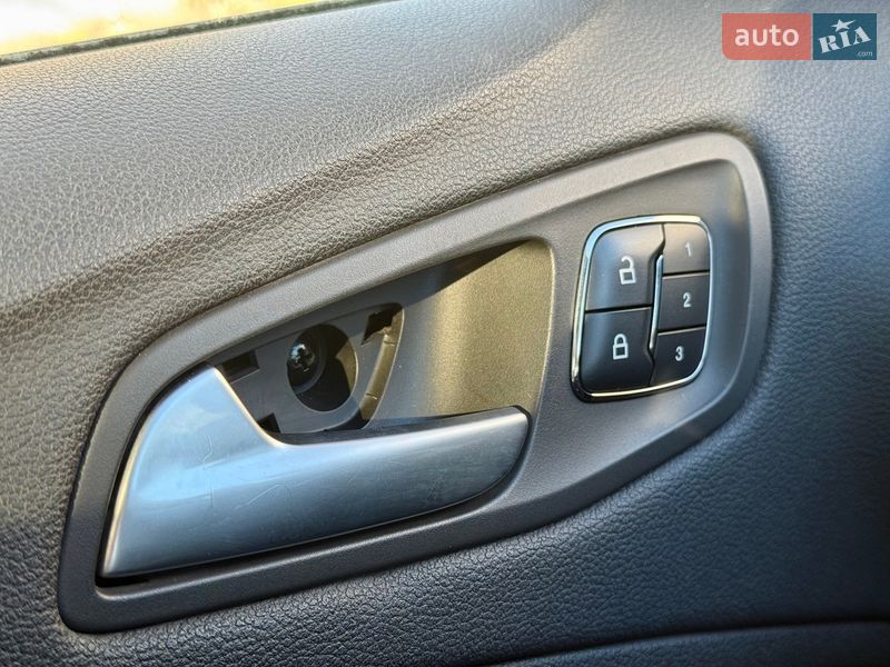 Внедорожник / Кроссовер Ford Escape 2015 в Харькове