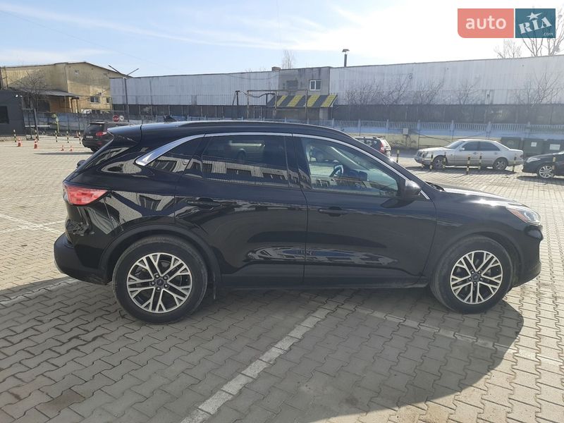 Позашляховик / Кросовер Ford Escape 2019 в Чернівцях
