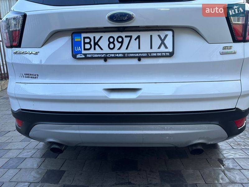 Позашляховик / Кросовер Ford Escape 2017 в Рівному