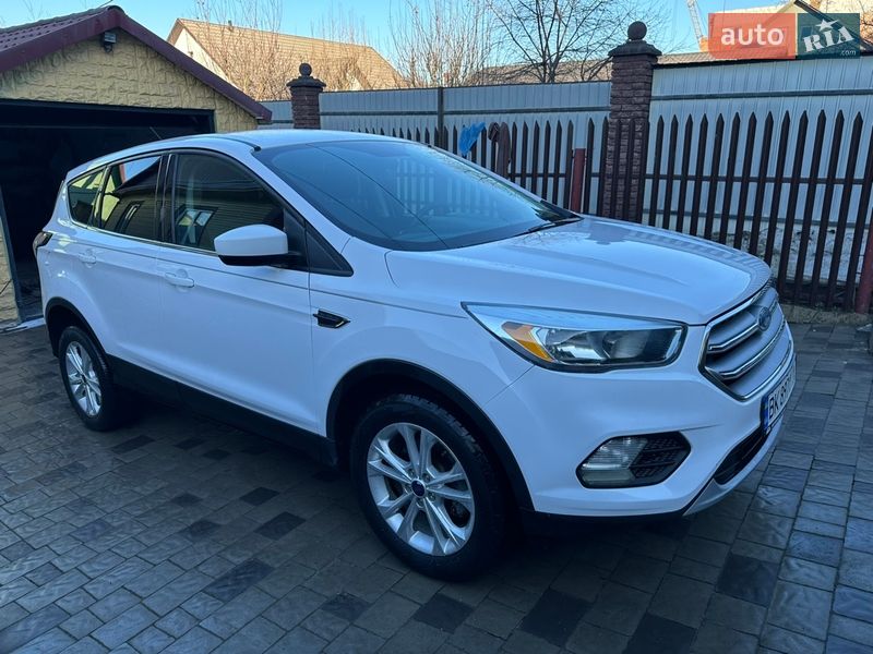 Позашляховик / Кросовер Ford Escape 2017 в Рівному