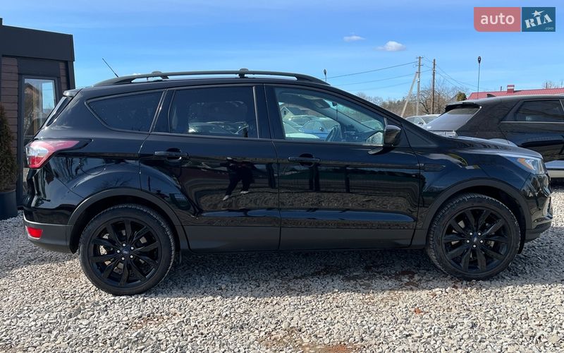 Позашляховик / Кросовер Ford Escape 2018 в Коломиї