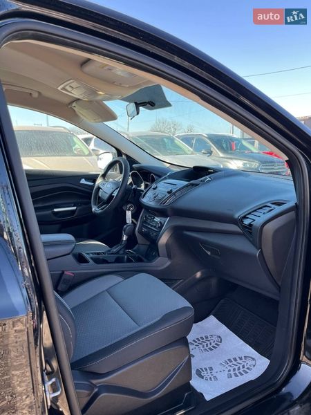 Внедорожник / Кроссовер Ford Escape 2017 в Львове