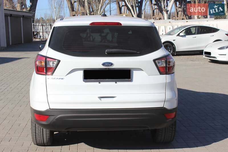 Внедорожник / Кроссовер Ford Escape 2017 в Днепре