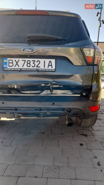 Внедорожник / Кроссовер Ford Escape 2016 в Хмельницком