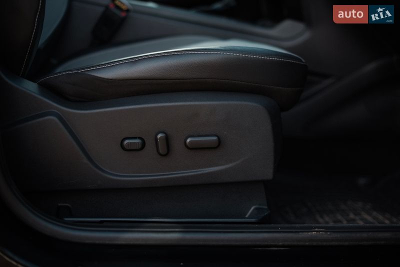 Позашляховик / Кросовер Ford Escape 2016 в Золочеві