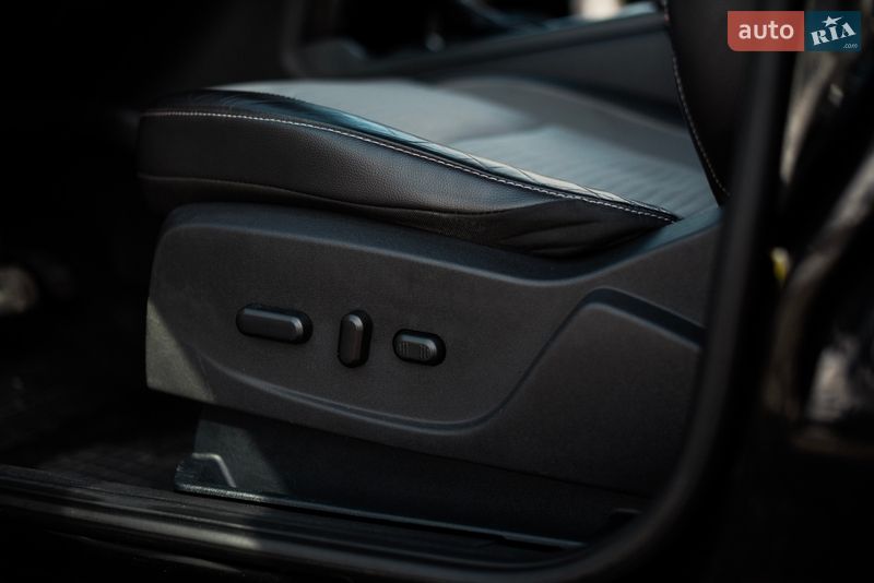 Позашляховик / Кросовер Ford Escape 2016 в Золочеві