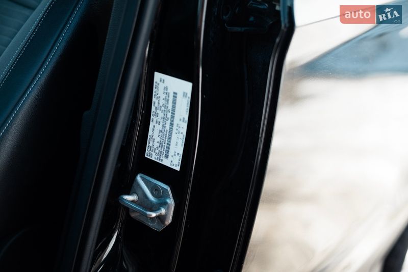 Позашляховик / Кросовер Ford Escape 2016 в Золочеві