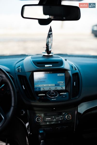 Позашляховик / Кросовер Ford Escape 2016 в Золочеві